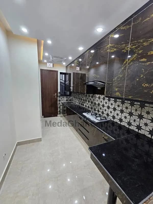 4 bed dd portion available for sale in nazimabad No2 brand new 3rd floor wese open ready to move
