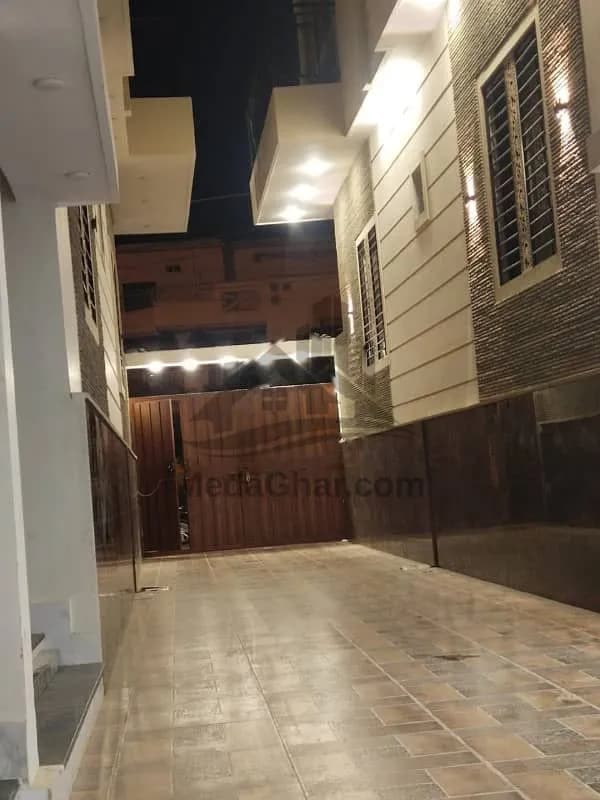 Town House Available For Sale In PECHS Block 2 Karachi