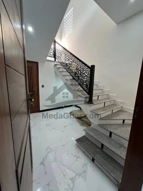 400 Square Yard House Single Storey 50 Feet Wide Road Bore Available Direct Owner Meeting