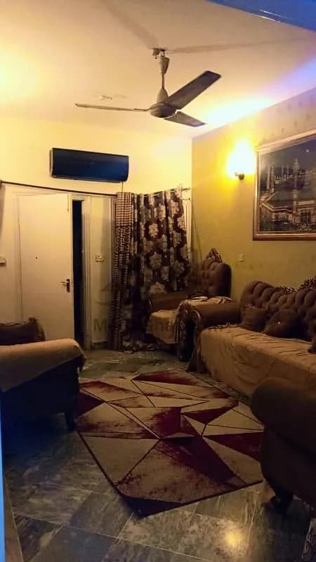 HOUSE FOR SALE BLOCK 16