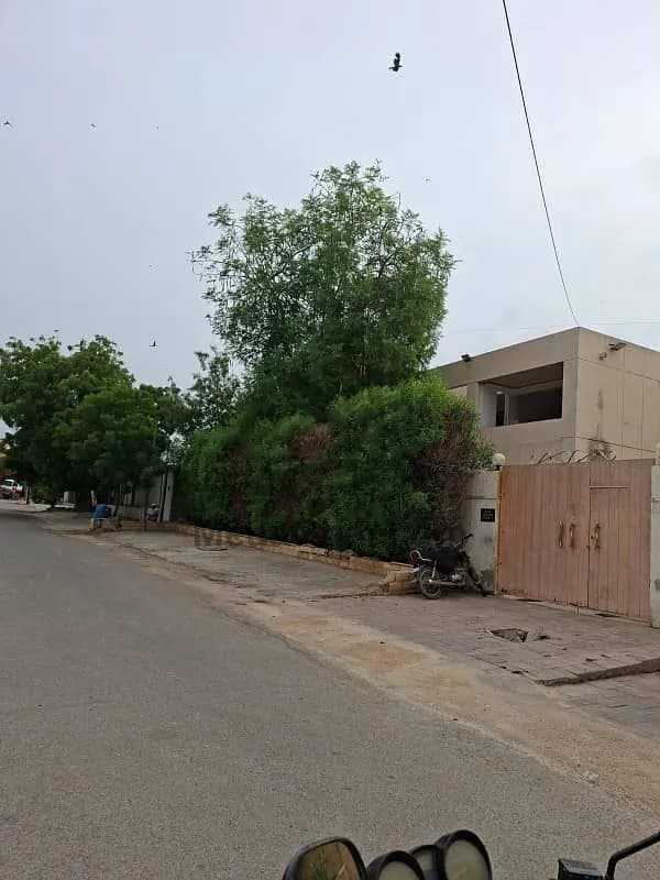 Clifton Block 5 1000 Yard Old Bungalow For Sale.